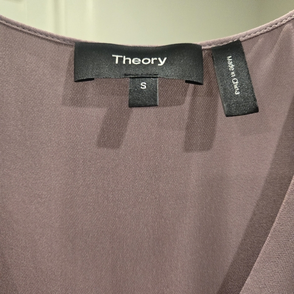 Theory Silk Shell in Mauve Size Small - Picture 2 of 4